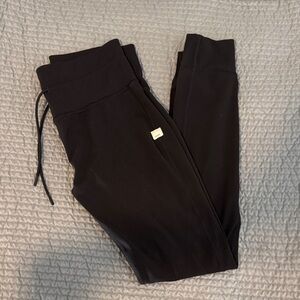Vuori Women's Black Leggings